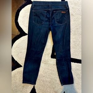 Joe’s Jeans dark wash crop/ankle length 26